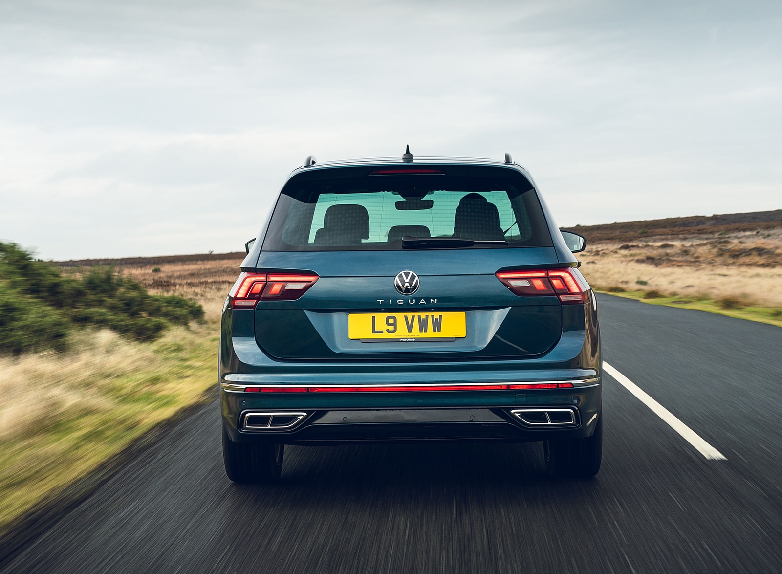 2021 Volkswagen Tiguan R-Line (UK-Spec) Rear Wallpapers  #34 of 112