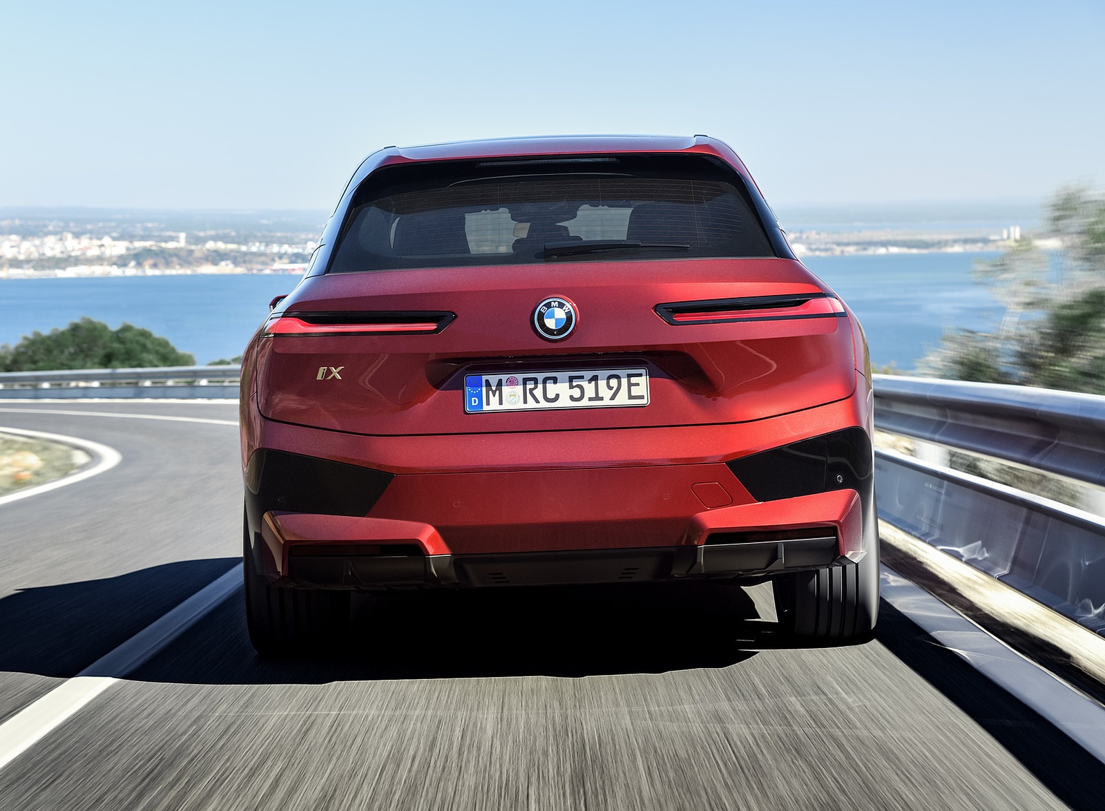 2022 BMW iX with Sport Package Rear Wallpapers (4)