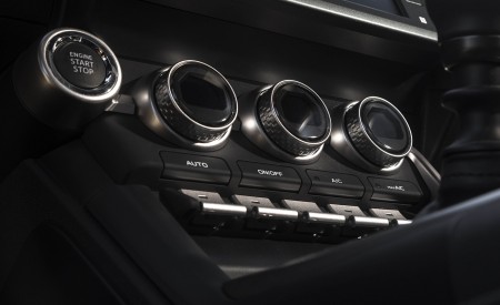 2022 Subaru BRZ Central Console Wallpapers 450x275 (44)