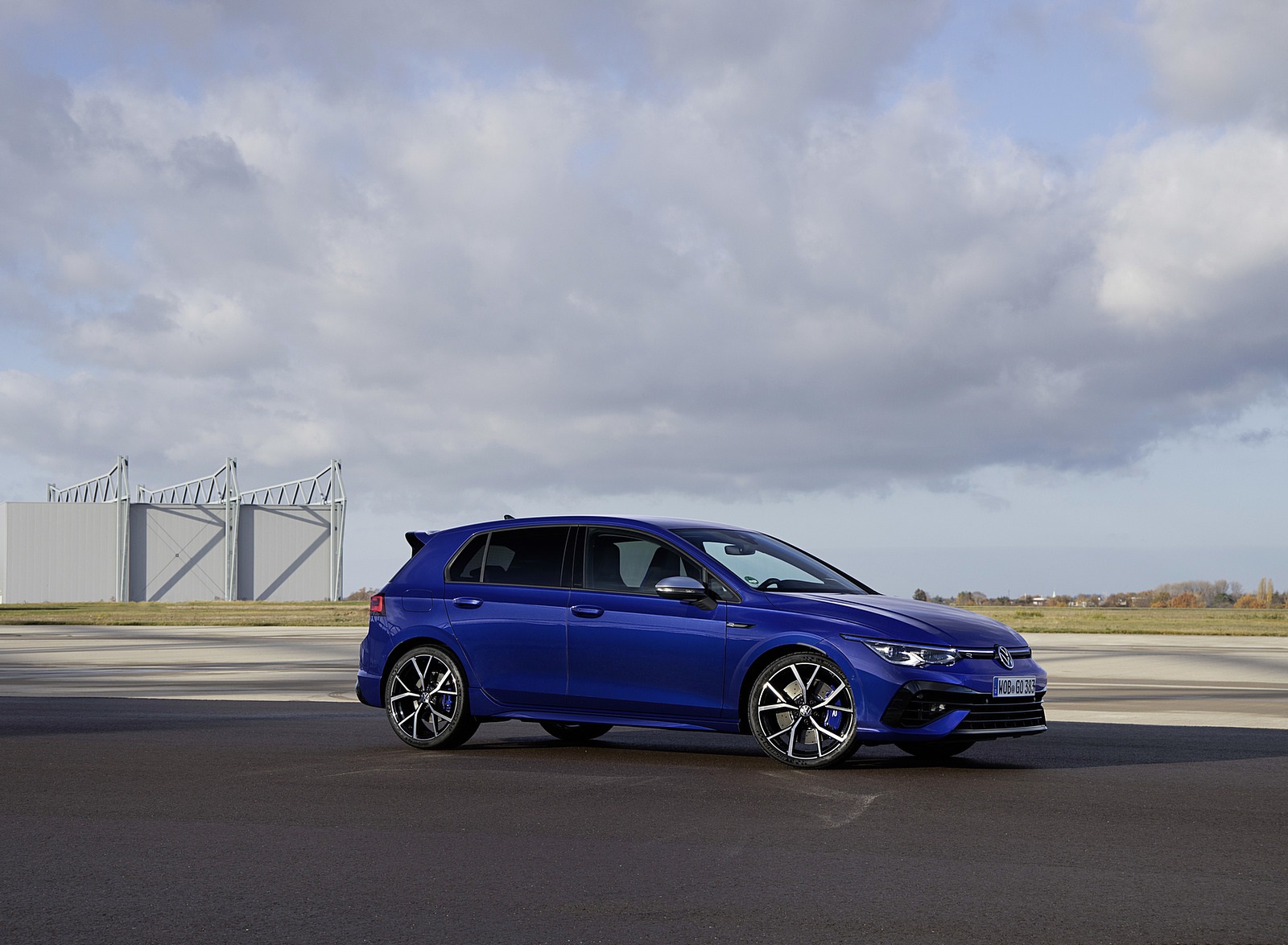 2022 Volkswagen Golf R Front Three-Quarter Wallpapers #57 of 75