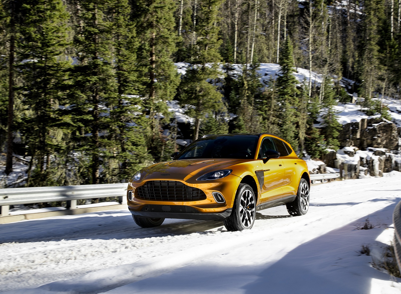 2021 Aston Martin DBX (Color: Golden Saffron; US-Spec) Front Three-Quarter Wallpapers #5 of 73