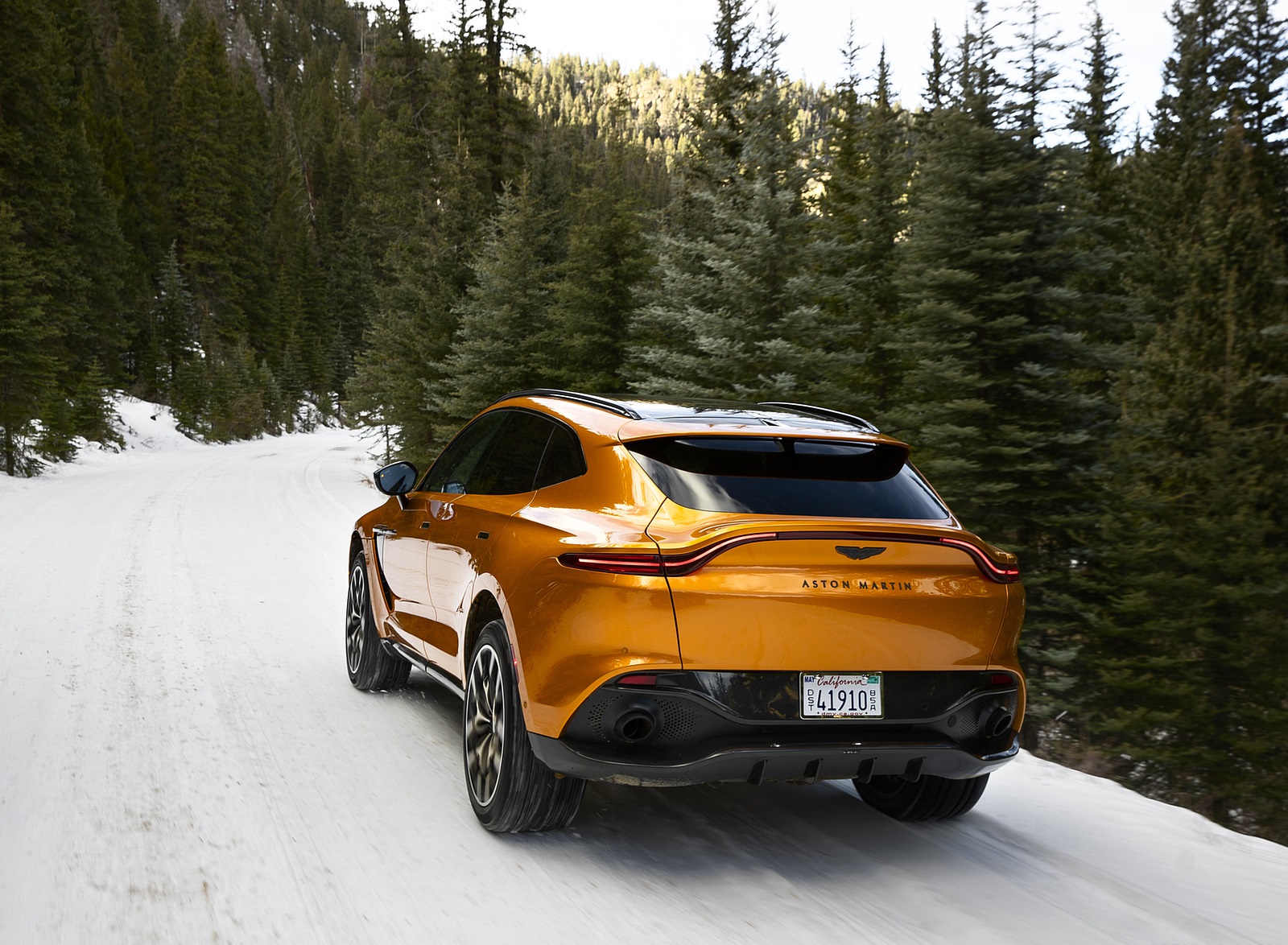 2021 Aston Martin DBX (Color: Golden Saffron; US-Spec) Rear Three-Quarter Wallpapers (8)