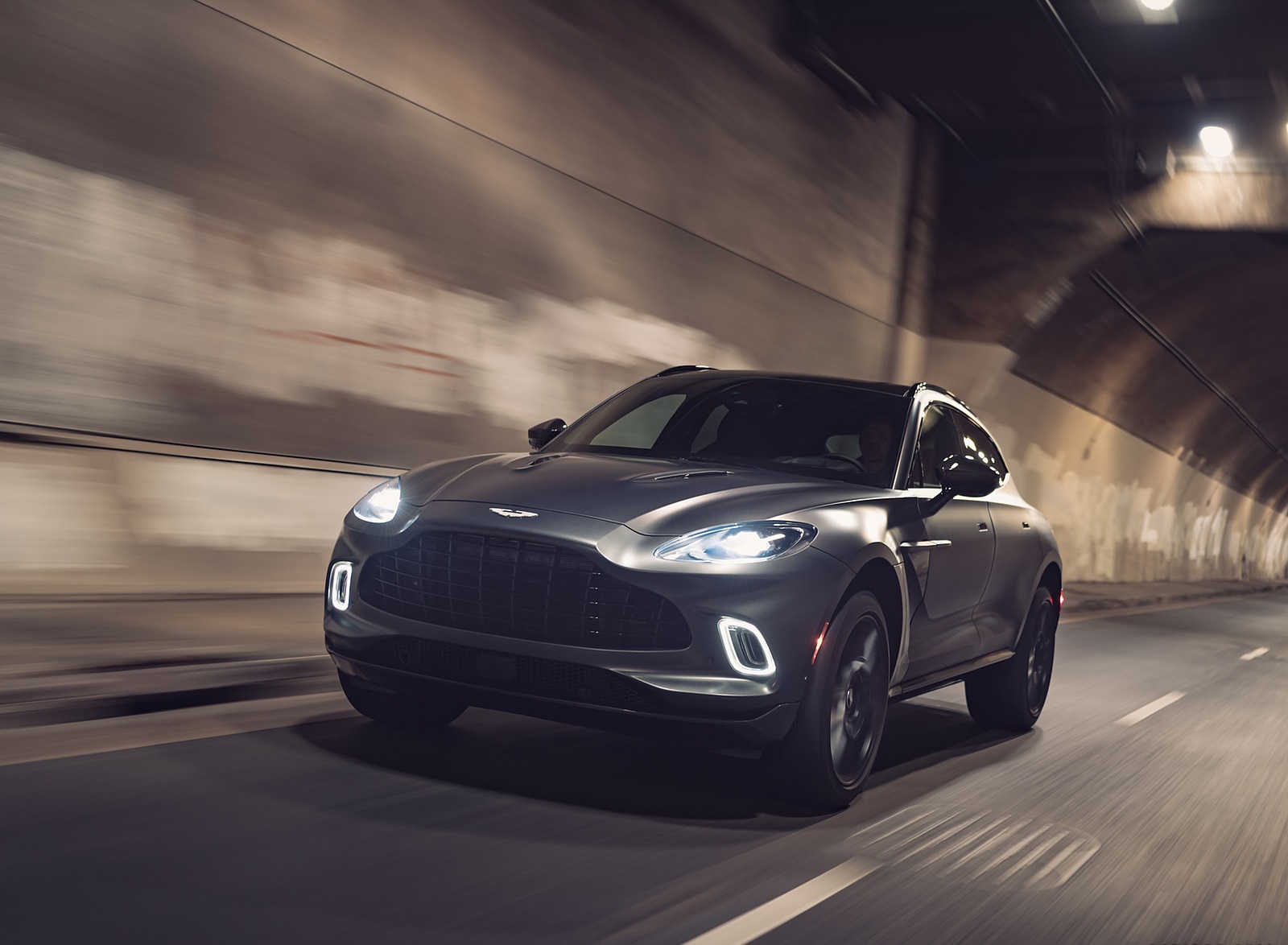 2021 Aston Martin DBX (Color: Satin Xenon Grey; US-Spec) Front Wallpapers #44 of 73