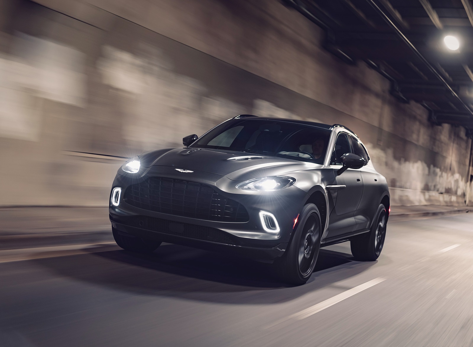 2021 Aston Martin DBX (Color: Satin Xenon Grey; US-Spec) Front Wallpapers #43 of 73
