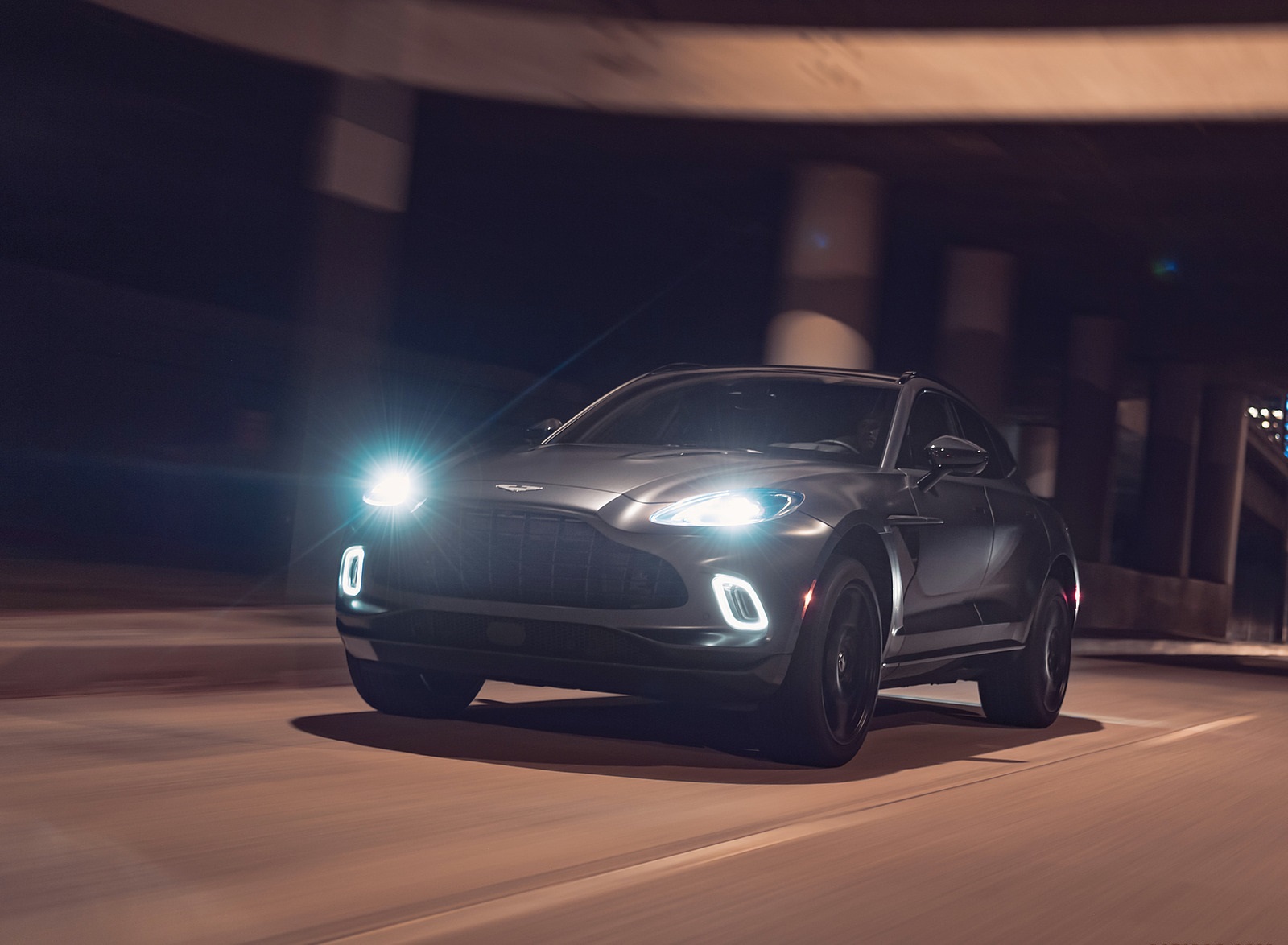2021 Aston Martin DBX (Color: Satin Xenon Grey; US-Spec) Front Wallpapers #45 of 73