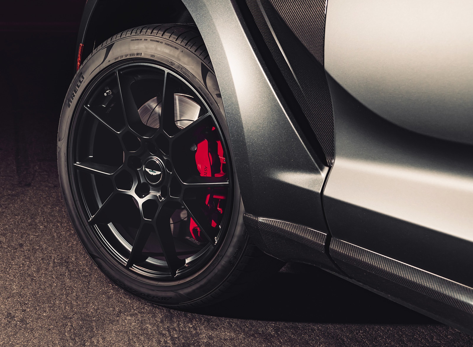 2021 Aston Martin DBX (Color: Satin Xenon Grey; US-Spec) Wheel Wallpapers #67 of 73