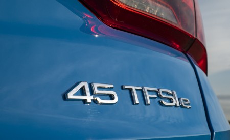 2021 Audi Q3 45 TFSI e Plug-In Hybrid (UK-Spec) Badge Wallpapers 450x275 (65)