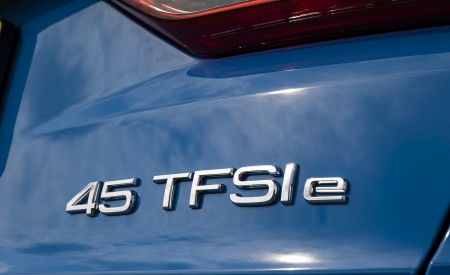 2021 Audi Q3 45 TFSI e Plug-In Hybrid (UK-Spec) Badge Wallpapers 450x275 (64)