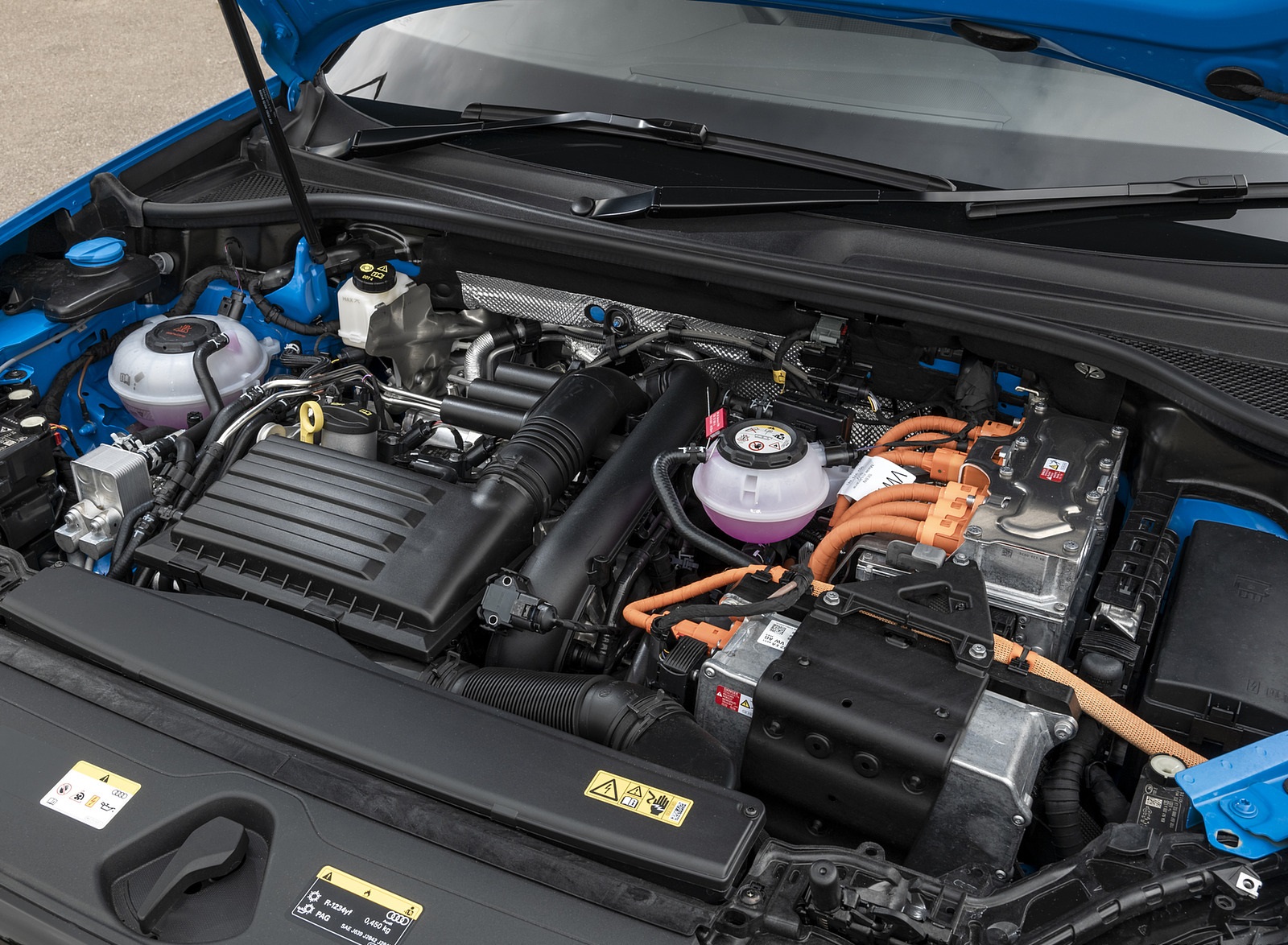 2021 Audi Q3 45 TFSI e Plug-In Hybrid (UK-Spec) Engine Wallpapers #66 of 104