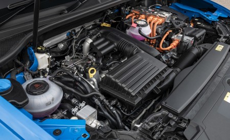 2021 Audi Q3 45 TFSI e Plug-In Hybrid (UK-Spec) Engine Wallpapers  450x275 (67)