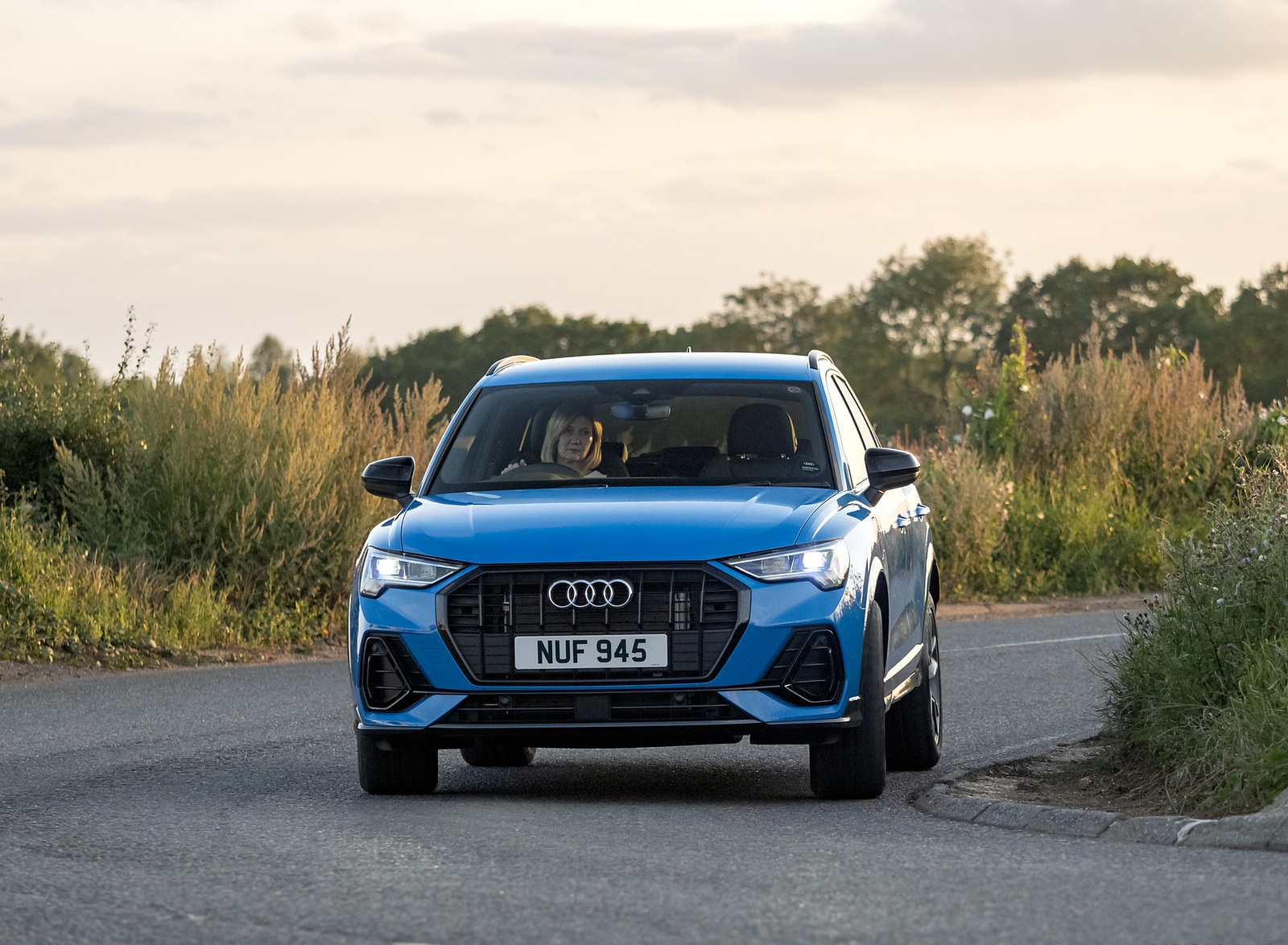 2021 Audi Q3 45 TFSI e Plug-In Hybrid (UK-Spec) Front Wallpapers #44 of 104