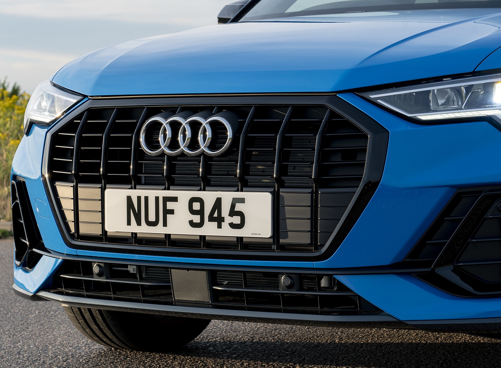 2021 Audi Q3 45 TFSI e Plug-In Hybrid (UK-Spec) Grille Wallpapers #51 of 104