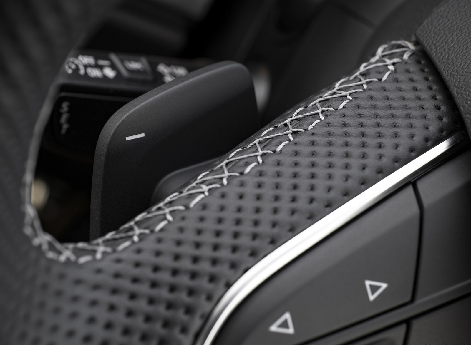 2021 Audi Q3 45 TFSI e Plug-In Hybrid (UK-Spec) Interior Steering Wheel Wallpapers #81 of 104