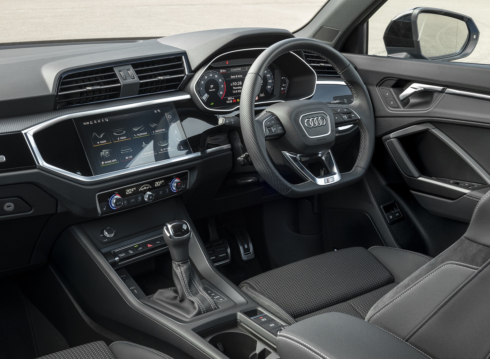 2021 Audi Q3 45 TFSI e Plug-In Hybrid (UK-Spec) Interior Wallpapers #70 of 104