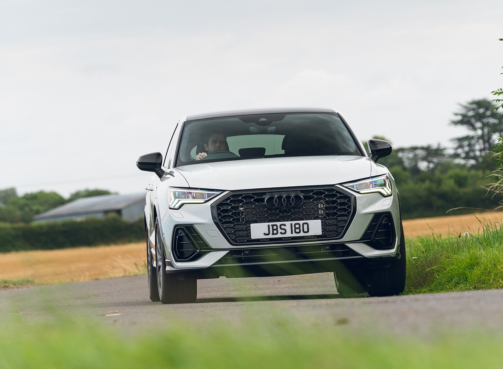 2021 Audi Q3 Sportback 45 TFSI e Plug-In Hybrid (Color: Dew Silver; UK-Spec) Front Wallpapers #44 of 112