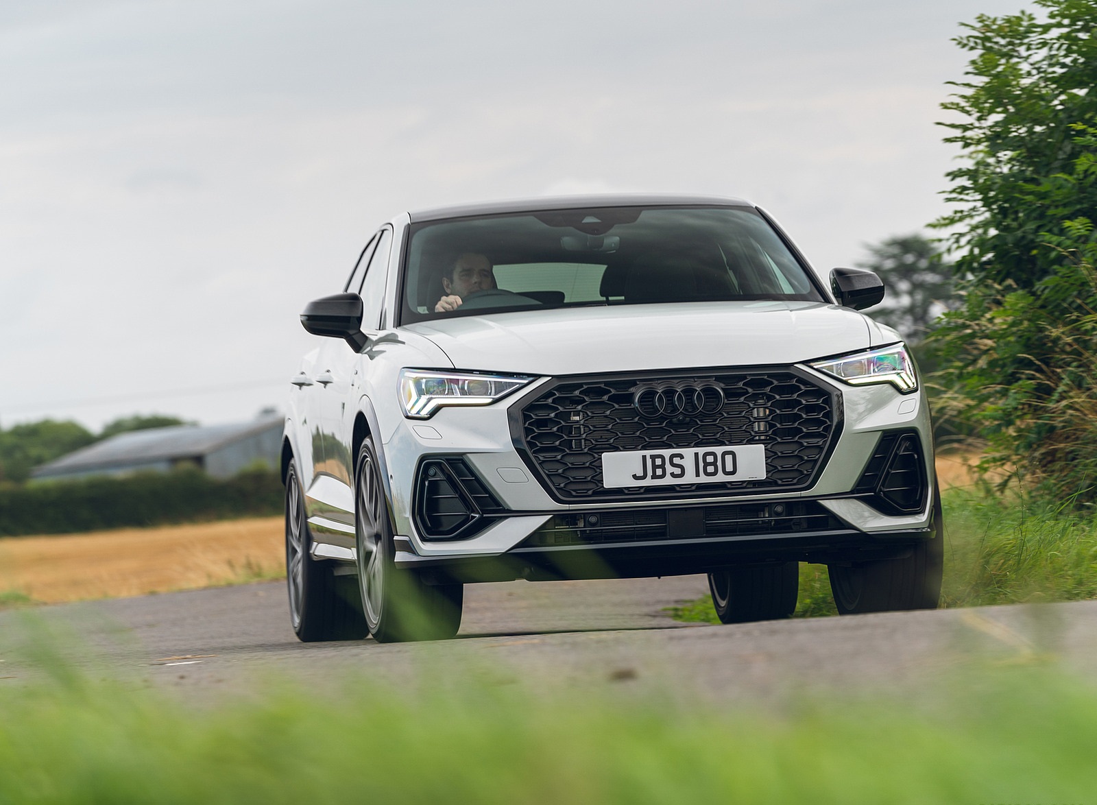 2021 Audi Q3 Sportback 45 TFSI e Plug-In Hybrid (Color: Dew Silver; UK-Spec) Front Wallpapers #45 of 112