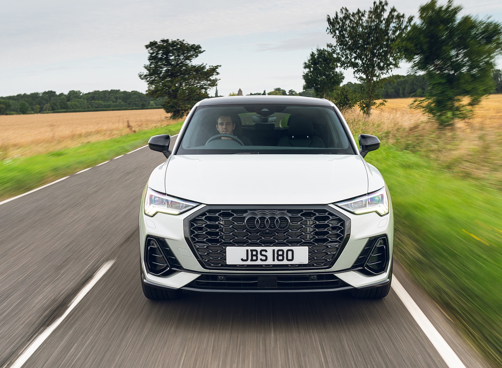2021 Audi Q3 Sportback 45 TFSI e Plug-In Hybrid (Color: Dew Silver; UK-Spec) Front Wallpapers #35 of 112