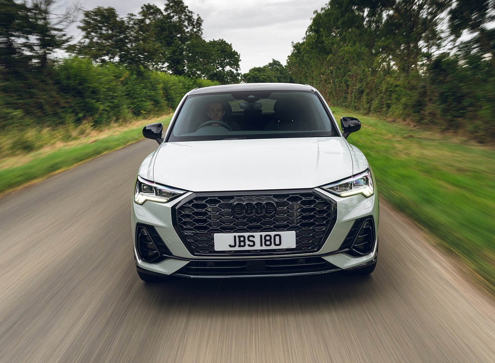 2021 Audi Q3 Sportback 45 TFSI e Plug-In Hybrid (Color: Dew Silver; UK-Spec) Front Wallpapers #37 of 112