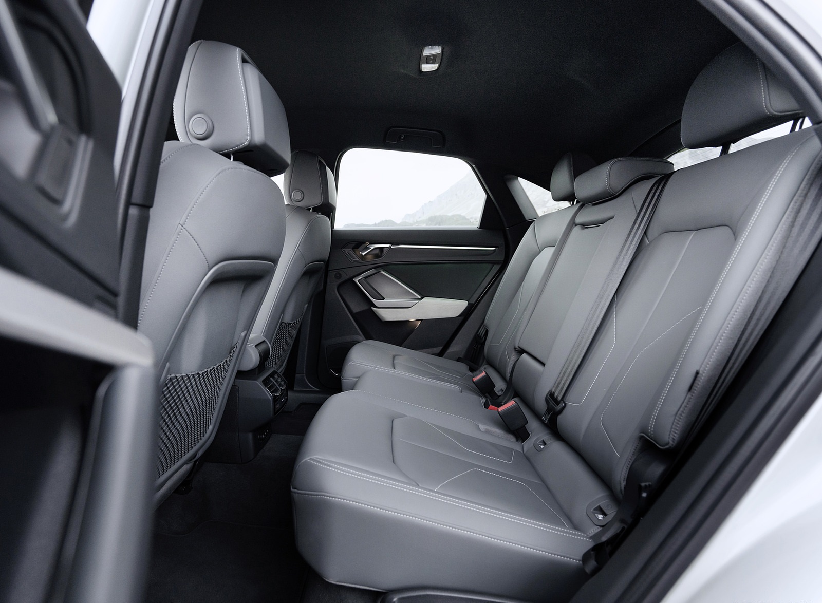 2021 Audi Q3 Sportback TFSI e Plug-In Hybrid Interior Rear Seats Wallpapers #30 of 112