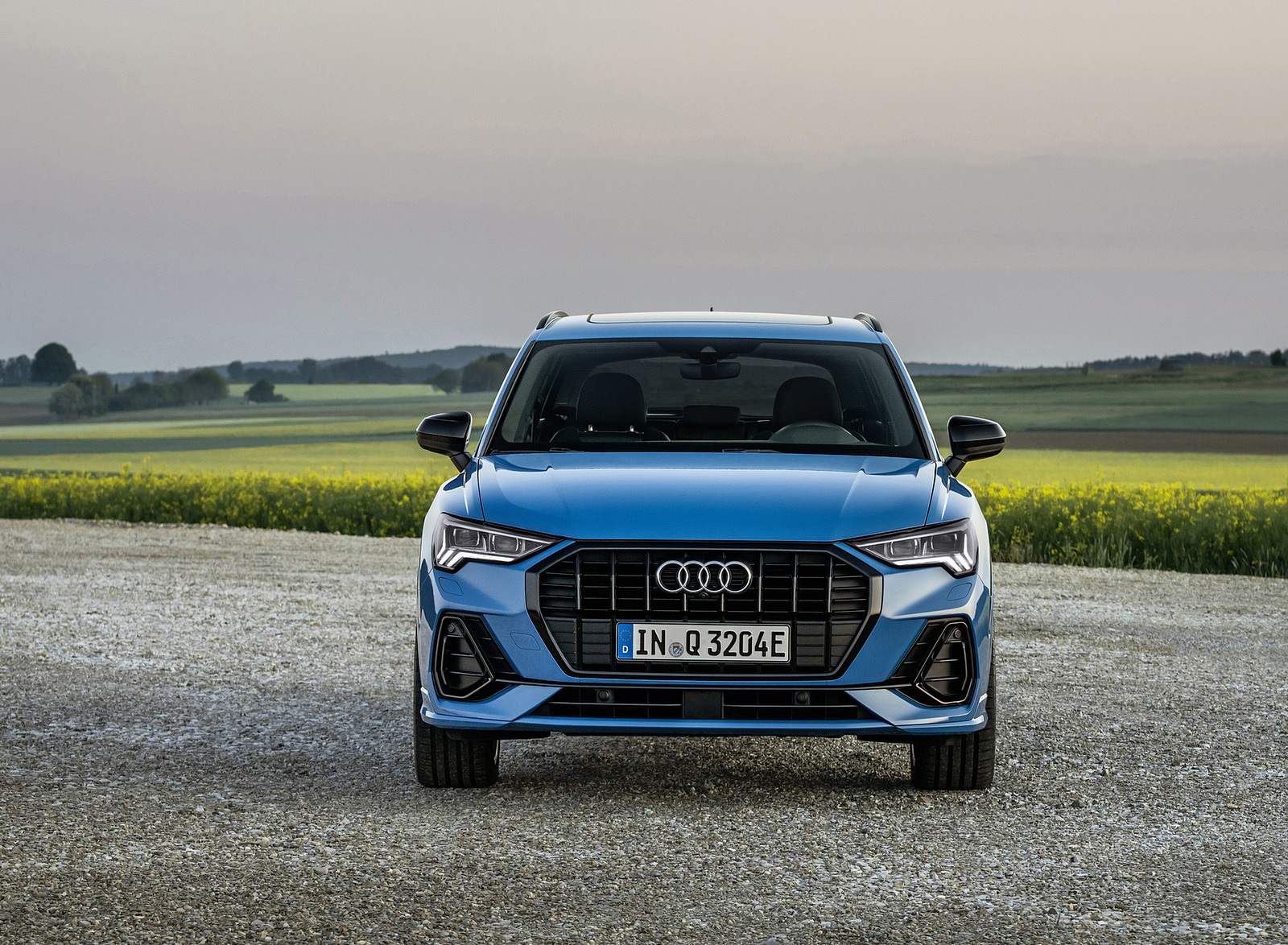 2021 Audi Q3 TFSI e Plug-In Hybrid (Color: Turbo Blue) Front Wallpapers (9)