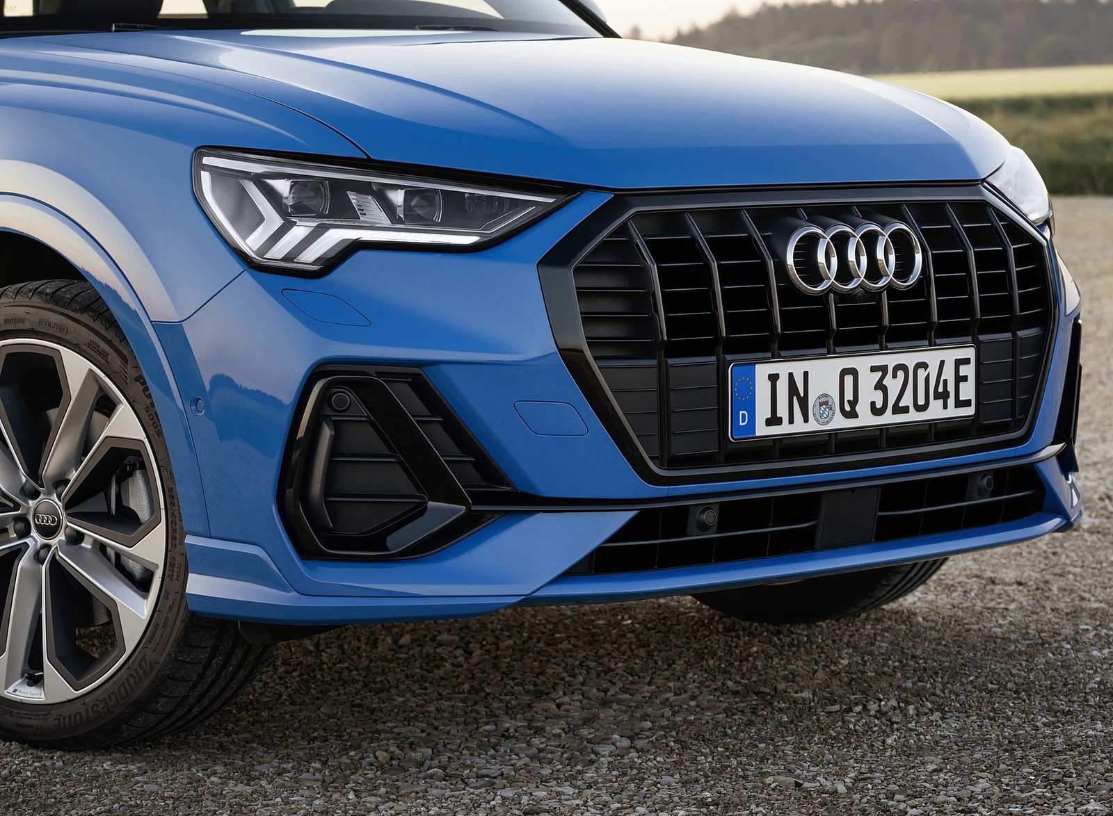 2021 Audi Q3 TFSI e Plug-In Hybrid (Color: Turbo Blue) Headlight Wallpapers #26 of 104