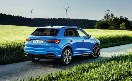 2021 Audi Q3 TFSI e Plug-In Hybrid (Color: Turbo Blue) Rear Three-Quarter Wallpapers 450x275 (24)