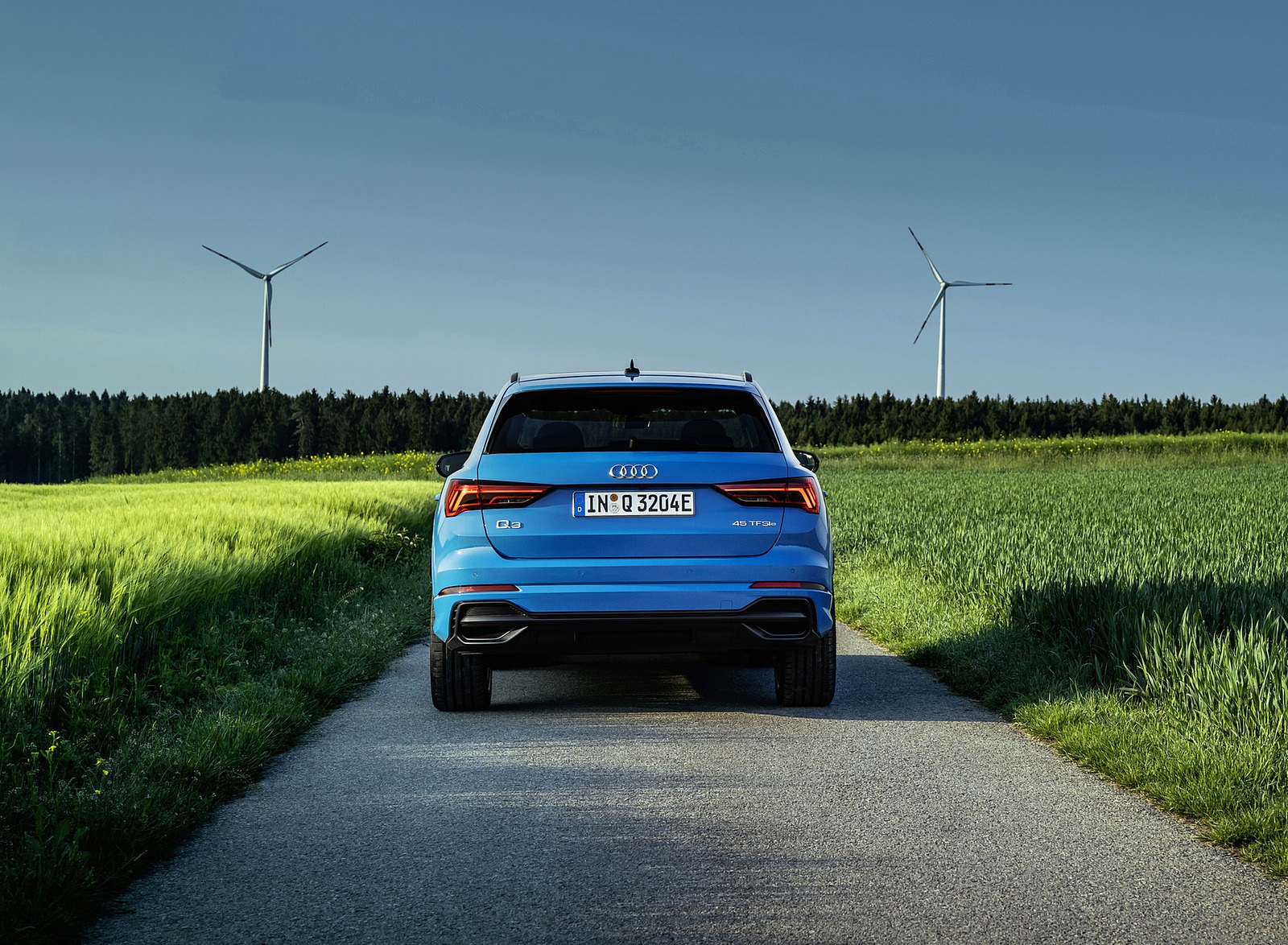 2021 Audi Q3 TFSI e Plug-In Hybrid (Color: Turbo Blue) Rear Wallpapers #25 of 104