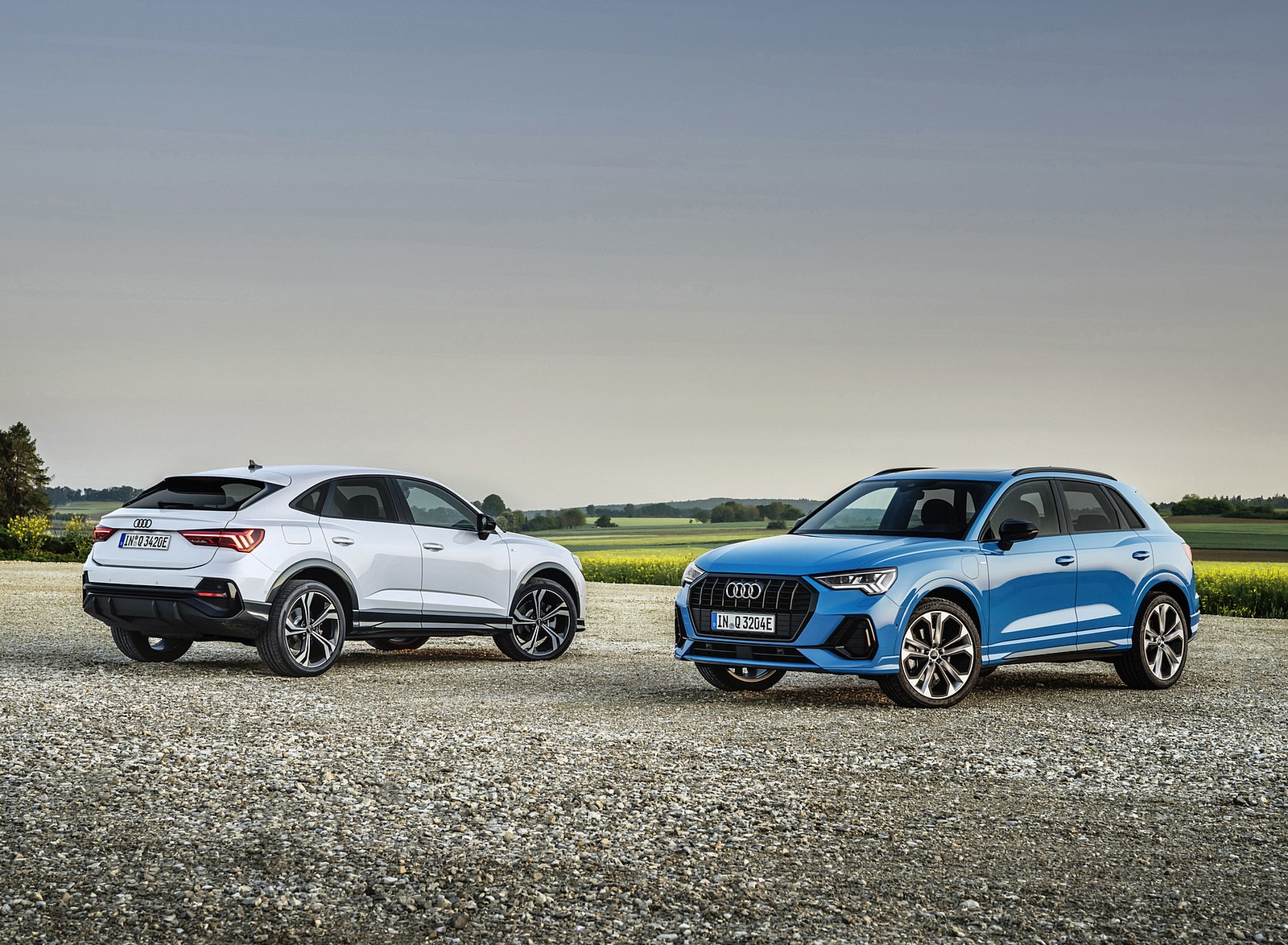 2021 Audi Q3 TFSI e Plug-In Hybrid (Color: Turbo Blue) Wallpapers #13 of 104