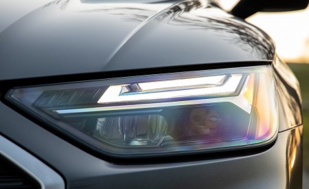 2021 Audi Q5 55 TFSI e quattro PHEV (US-Spec) Headlight Wallpapers 450x275 (25)