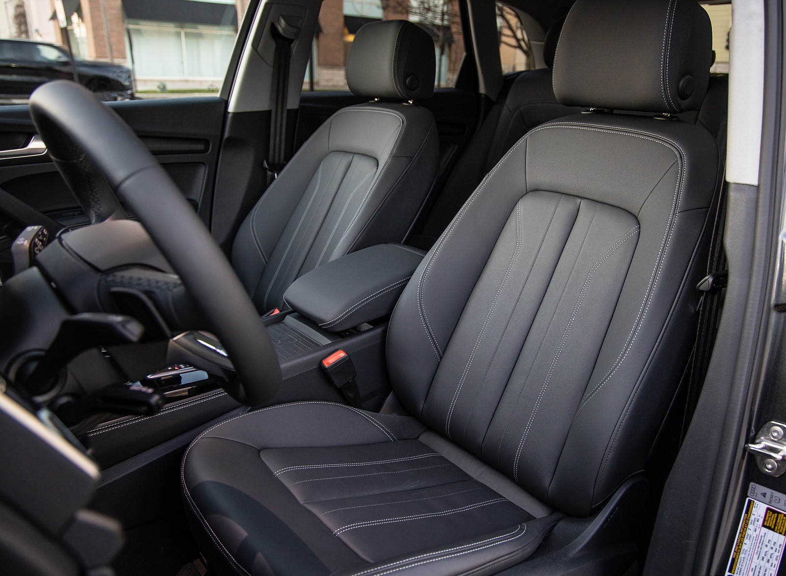 2021 Audi Q5 55 TFSI e quattro PHEV (US-Spec) Interior Front Seats Wallpapers #44 of 51