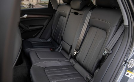 2021 Audi Q5 55 TFSI e quattro PHEV (US-Spec) Interior Rear Seats Wallpapers 450x275 (47)