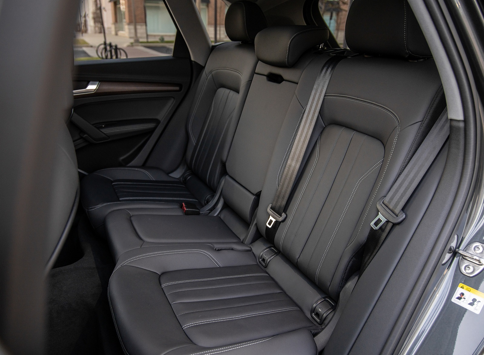 2021 Audi Q5 55 TFSI e quattro PHEV (US-Spec) Interior Rear Seats Wallpapers #47 of 51
