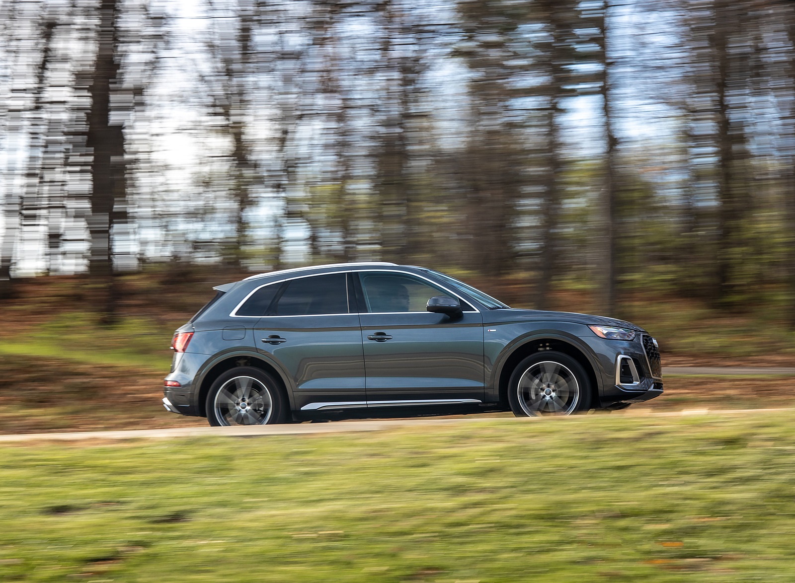 2021 Audi Q5 55 TFSI e quattro PHEV (US-Spec) Side Wallpapers #5 of 51