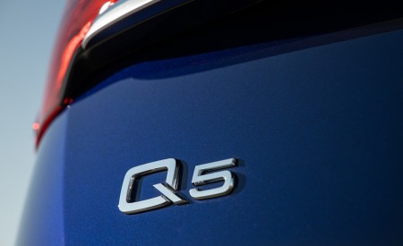 2021 Audi Q5 (US-Spec) Badge Wallpapers 450x275 (25)