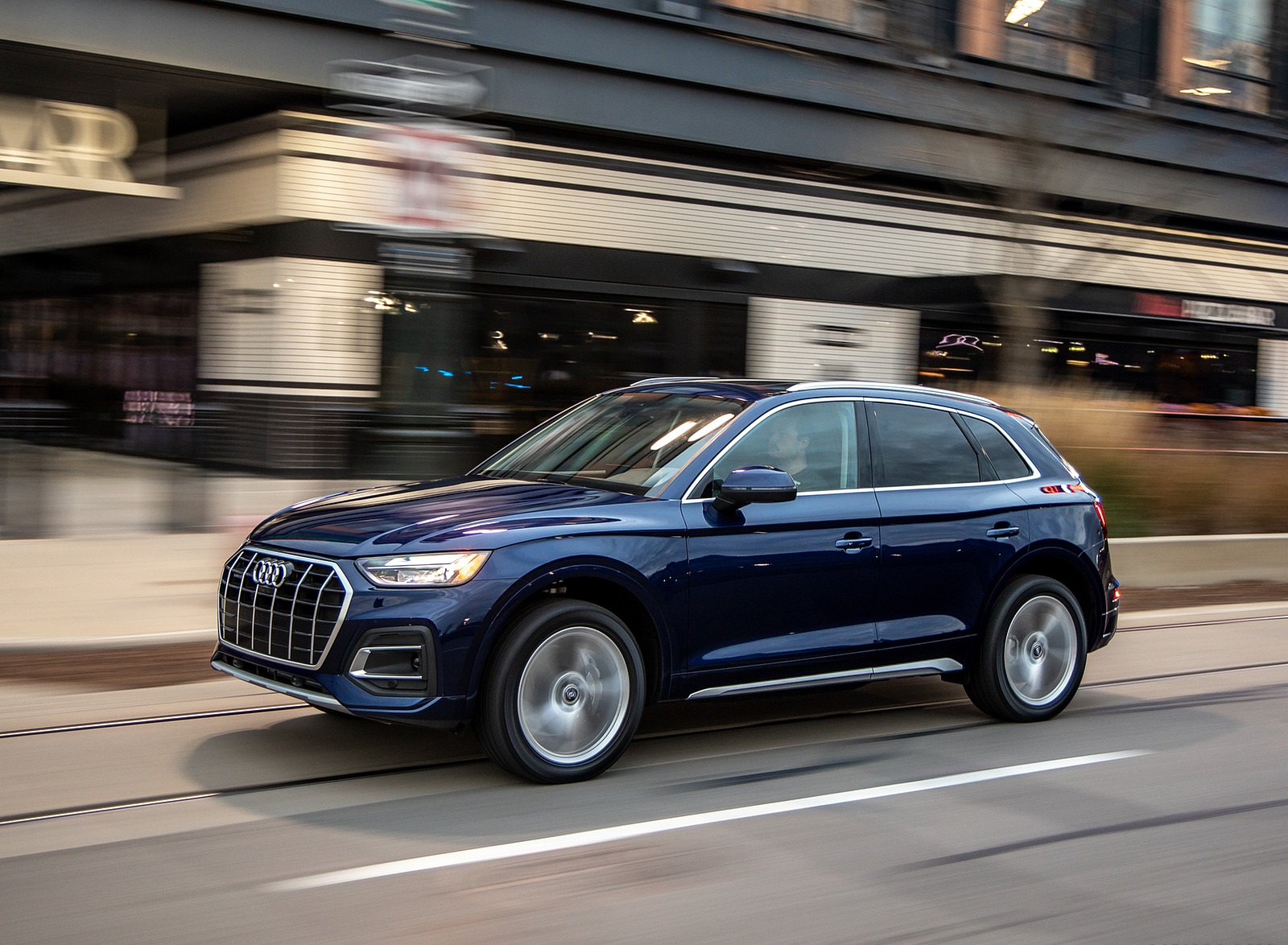 2021 Audi Q5 (US-Spec) Front Three-Quarter Wallpapers (4)