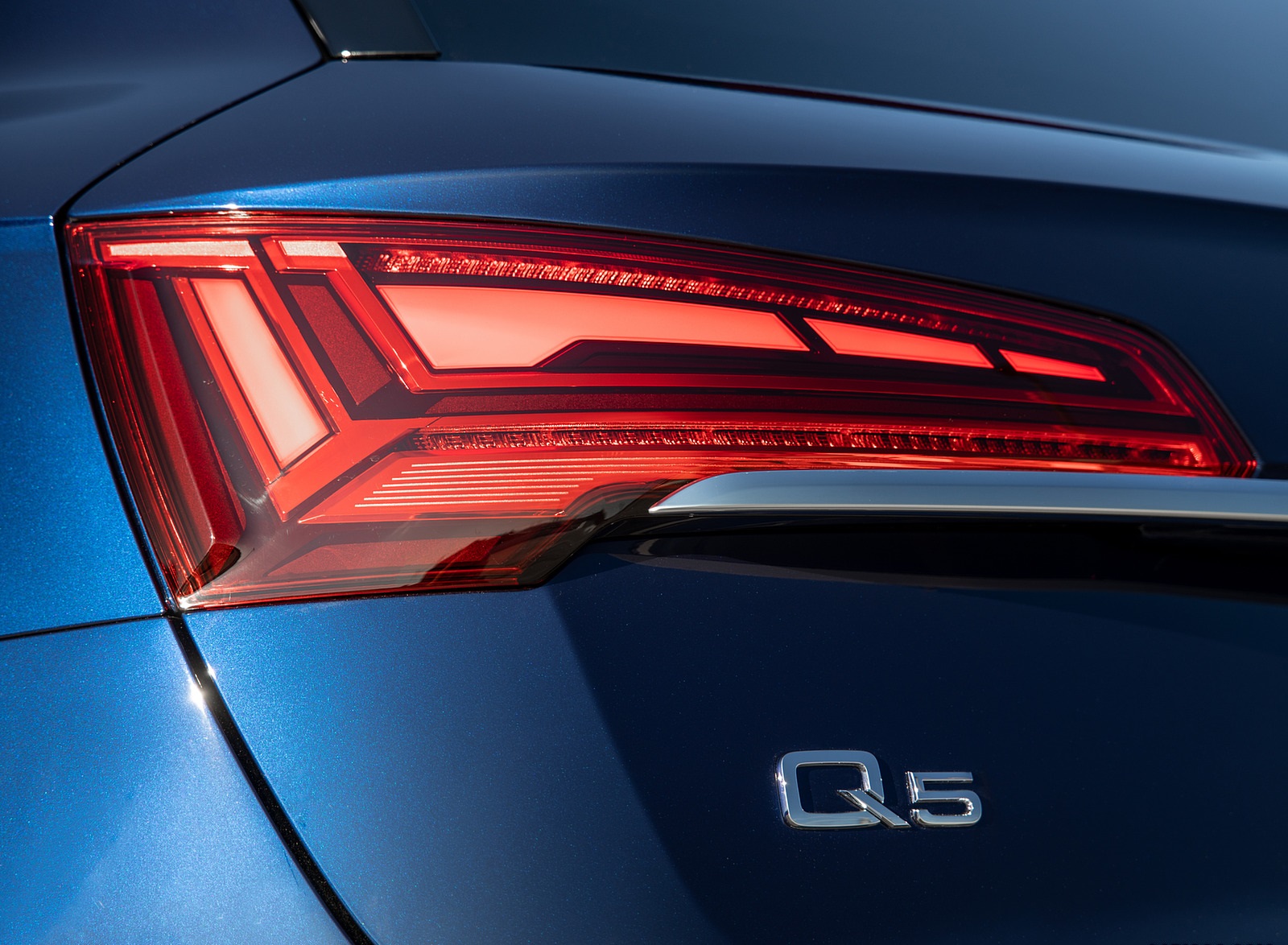 2021 Audi Q5 (US-Spec) Tail Light Wallpapers #27 of 34