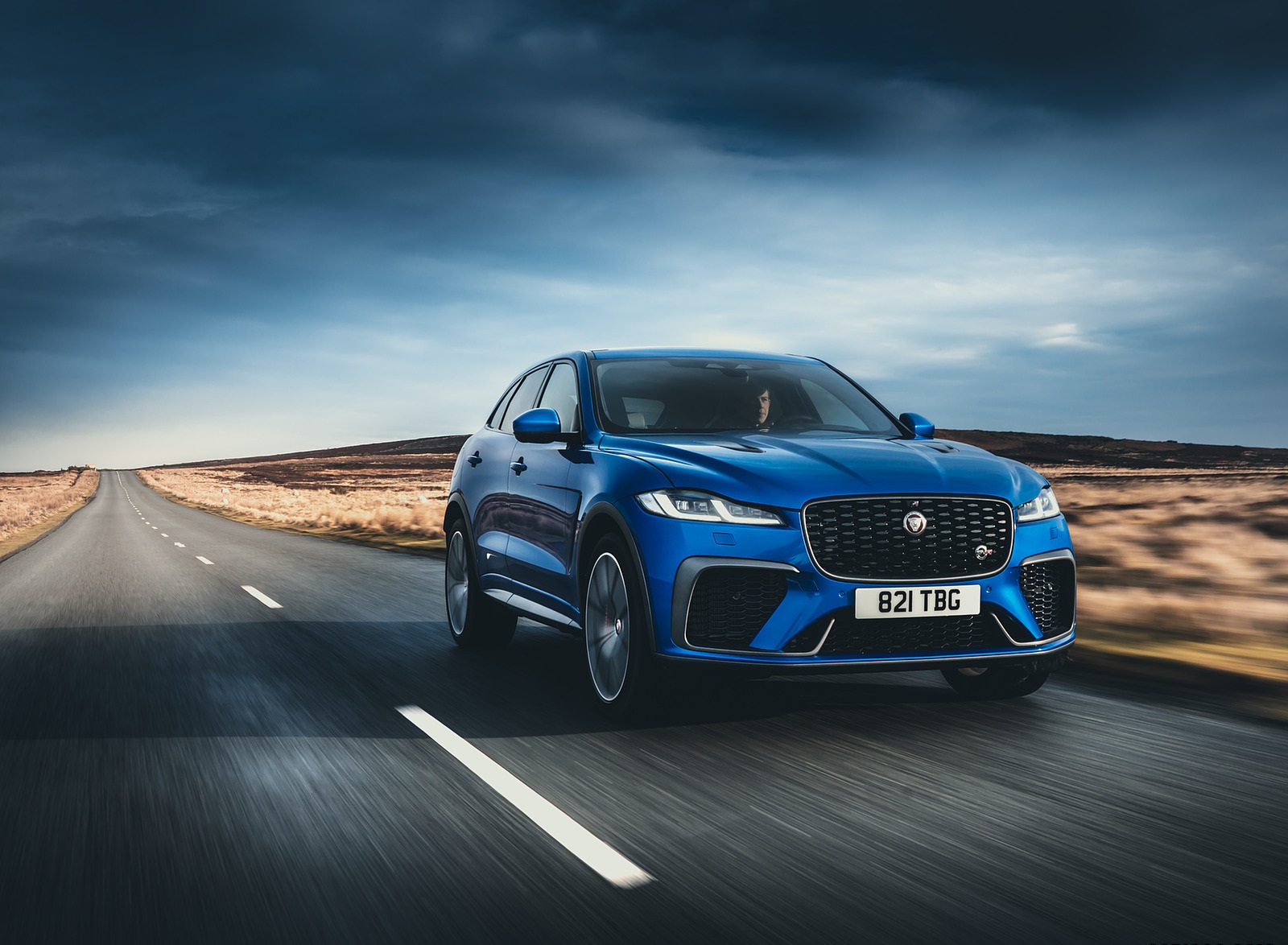 2021 Jaguar F-PACE SVR (Color: Velocity Blue) Front Three-Quarter Wallpapers  #2 of 125