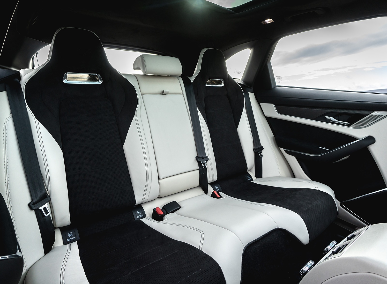 2021 Jaguar F-PACE SVR (Color: Velocity Blue) Interior Rear Seats Wallpapers #26 of 125
