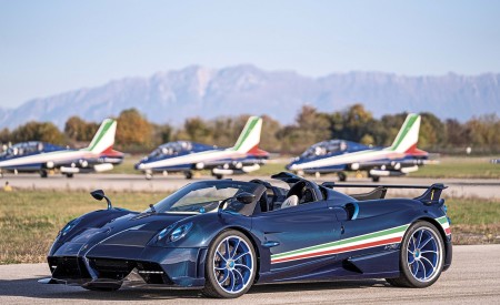 2021 Pagani Huayra Tricolore Front Three-Quarter Wallpapers 450x275 (2)