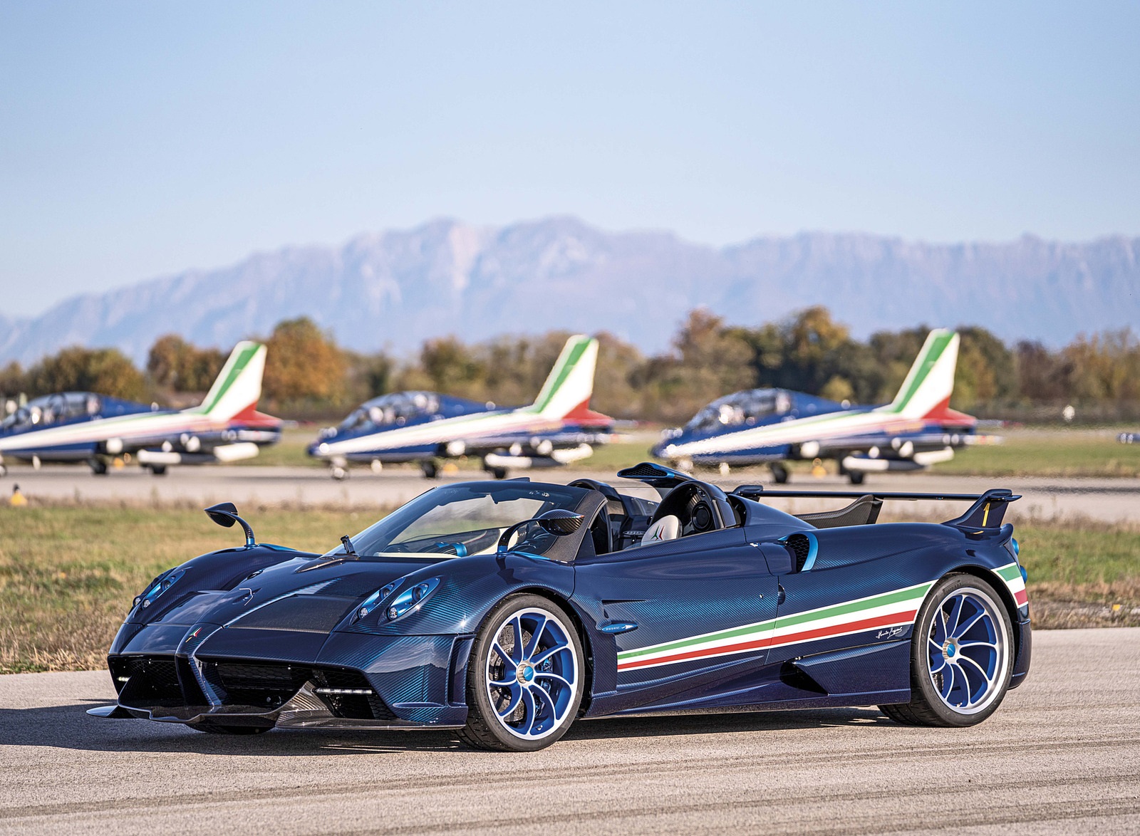 2021 Pagani Huayra Tricolore Front Three-Quarter Wallpapers #2 of 8