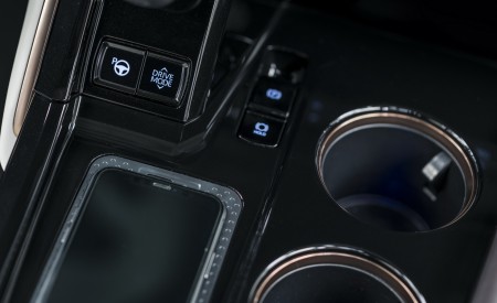 2021 Toyota Mirai FCEV Central Console Wallpapers 450x275 (126)
