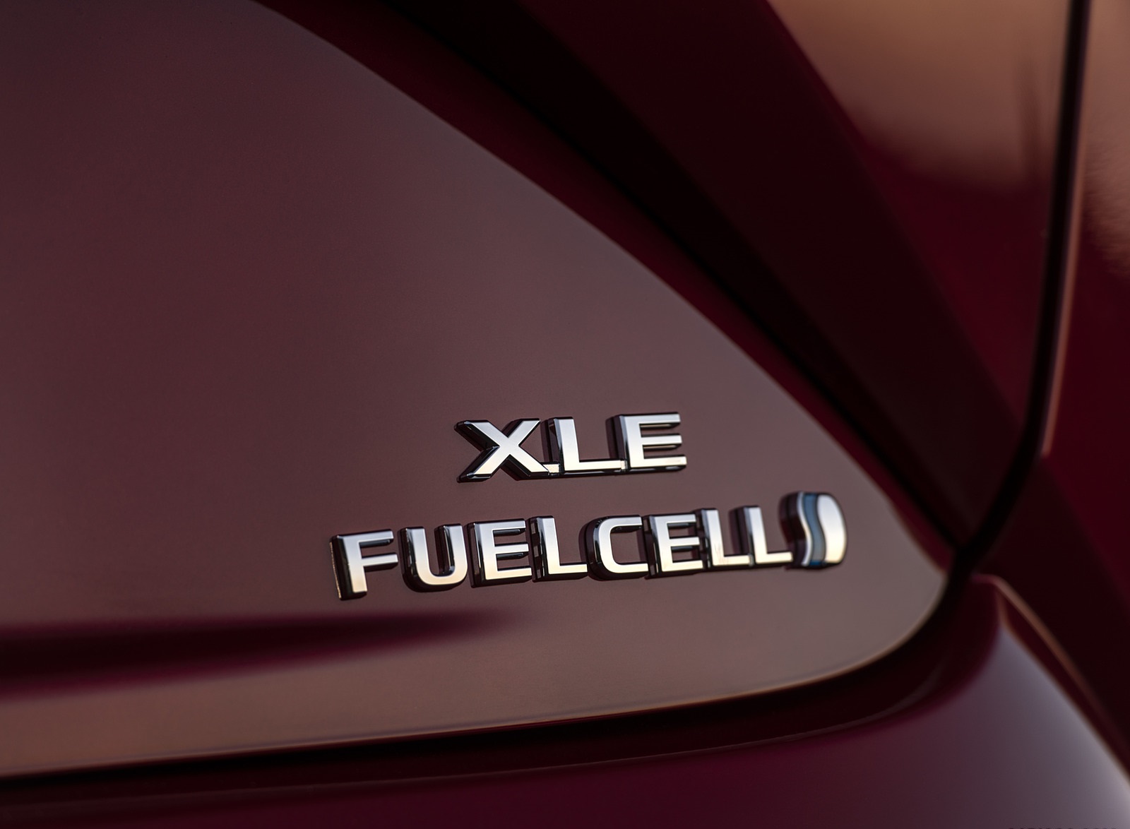 2021 Toyota Mirai FCEV XLE (Color: Supersonic Red) Badge Wallpapers #17 of 164