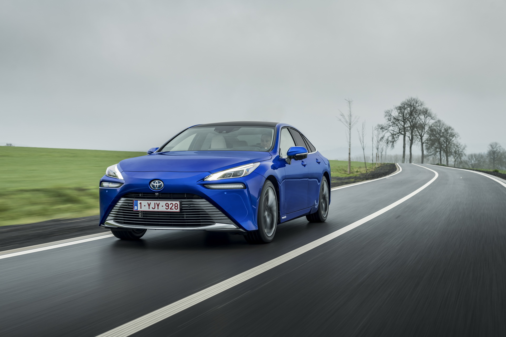 Toyota Mirai 2021 двигатель