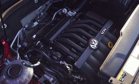 2021 Volkswagen Atlas Cross Sport Engine Wallpapers 450x275 (22)