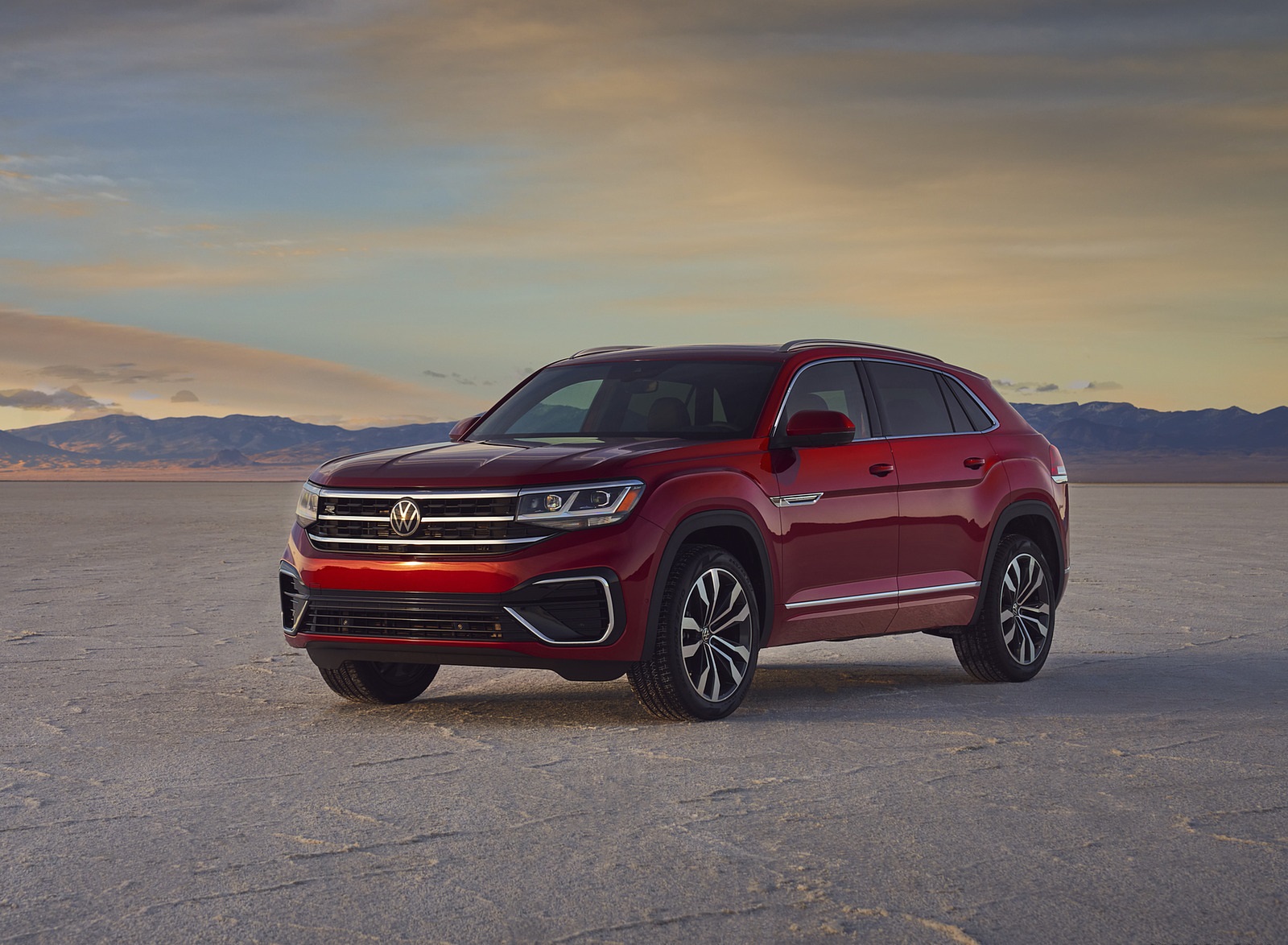 2021 Volkswagen Atlas Cross Sport Front Three-Quarter Wallpapers  #10 of 36