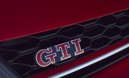 2021 Volkswagen Golf GTI (US-Spec) Grill Wallpapers 450x275 (20)