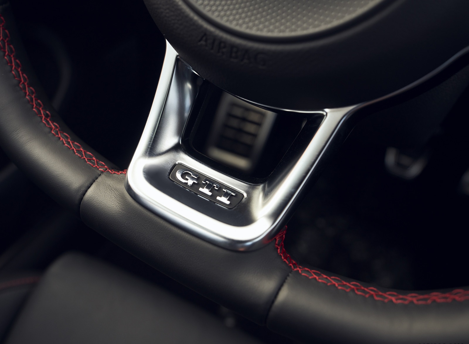 2021 Volkswagen Golf GTI (US-Spec) Interior Steering Wheel Wallpapers #32 of 34