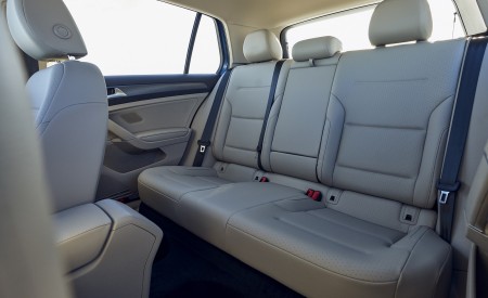 2021 Volkswagen Golf (US-Spec) Interior Rear Seats Wallpapers 450x275 (24)