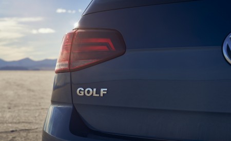2021 Volkswagen Golf (US-Spec) Tail Light Wallpapers 450x275 (17)