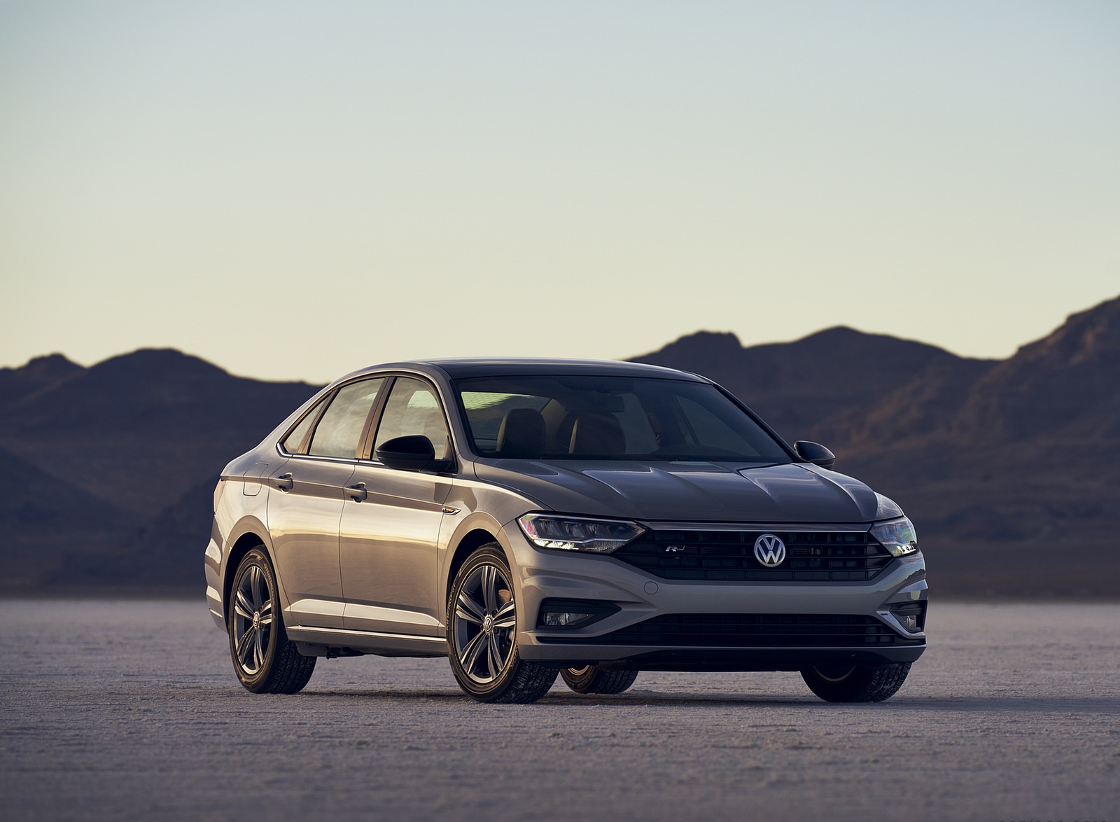 2021 Volkswagen Jetta (US-Spec) Front Three-Quarter Wallpapers #8 of 30